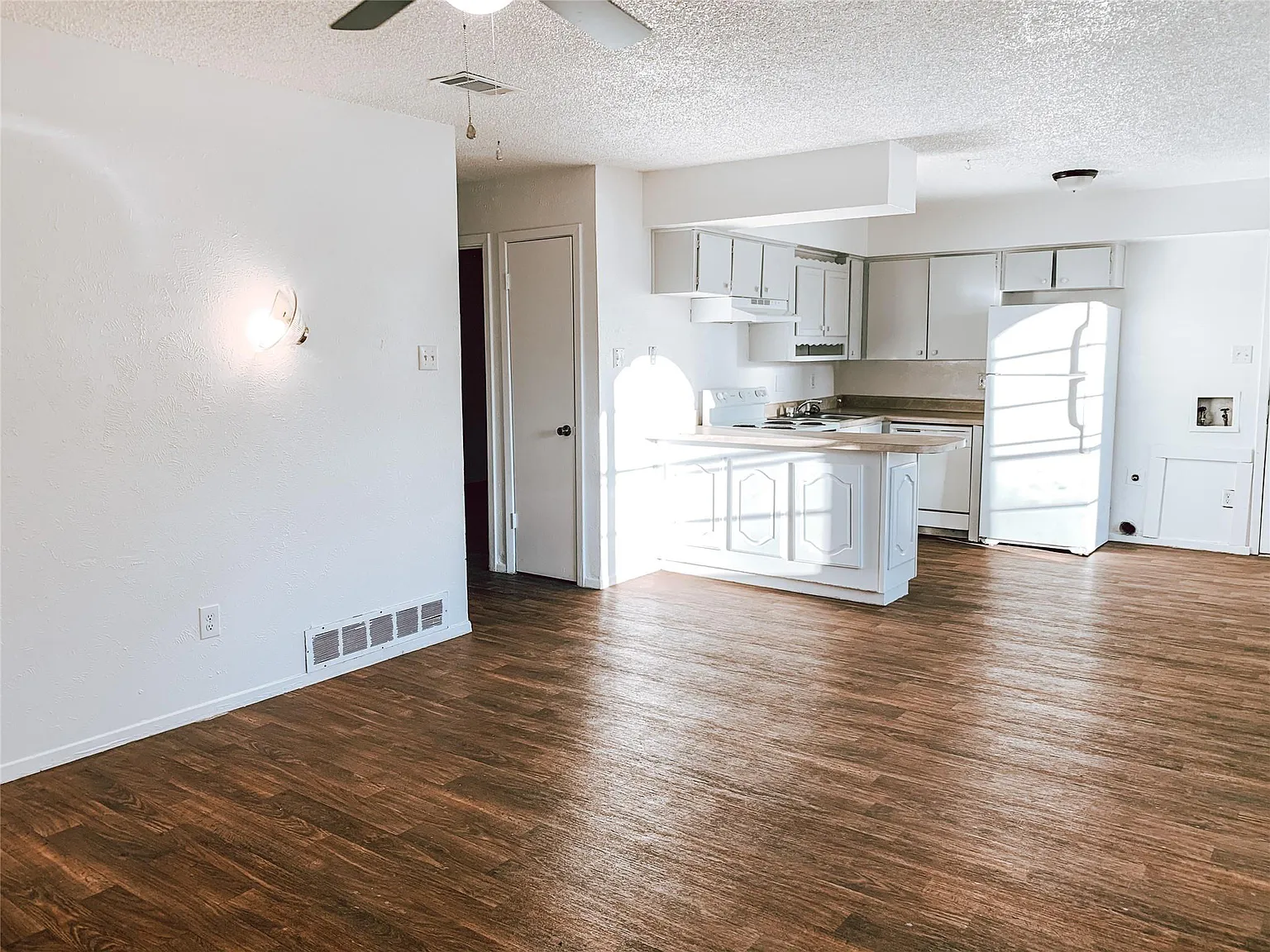 2 bed, 775 sqft, $1,175 — Photo 3
