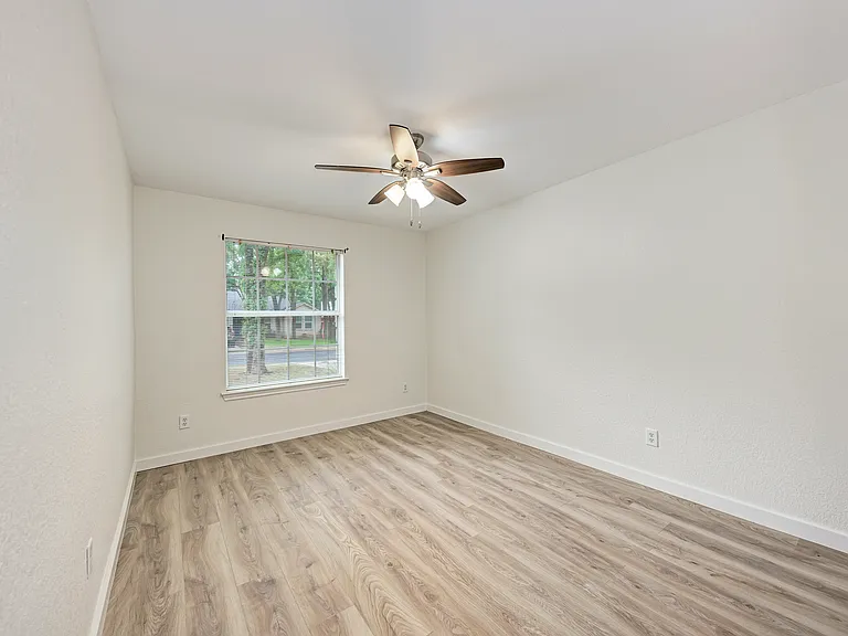 A flexible space ideal for a bedroom or office