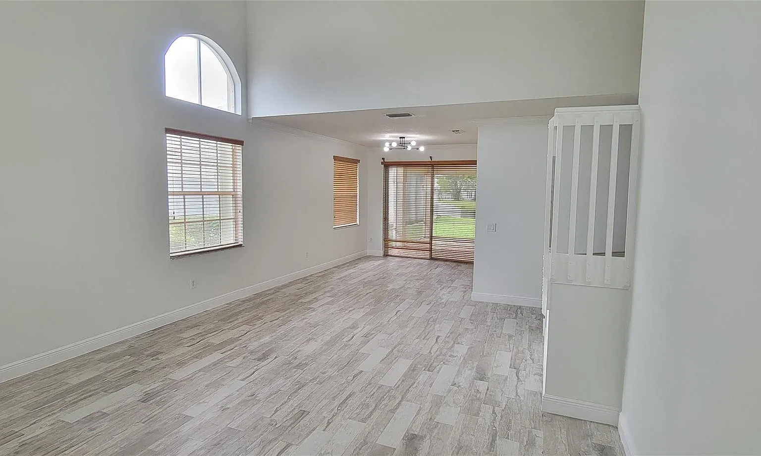 4 bed, 3.0 bath, 2880 sqft, $5,000 — Photo 4