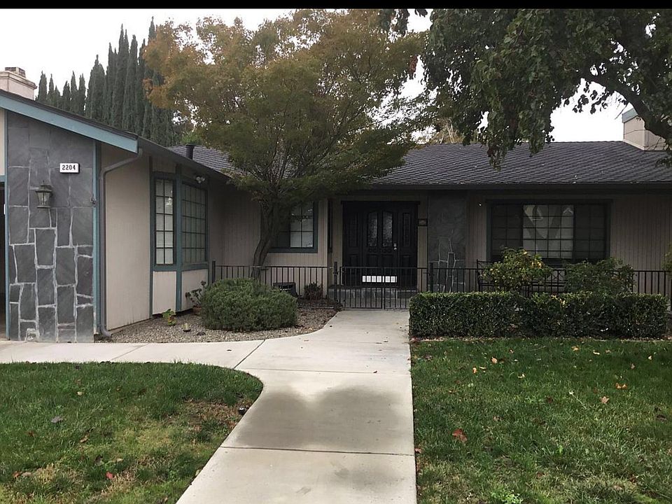 2nd image of 2204 Cheyenne Way