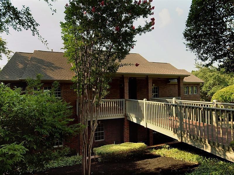 1st image of 2808 Regents Park