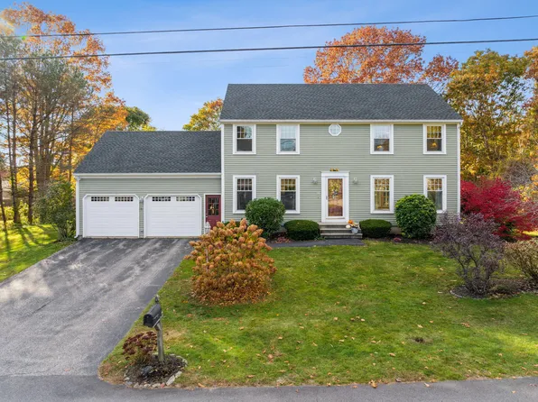 10 Hampton Road, Cape Elizabeth, ME 04107