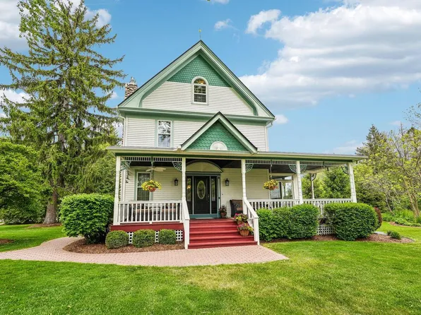 10763 N Cedarburg ROAD, Mequon, WI 53092