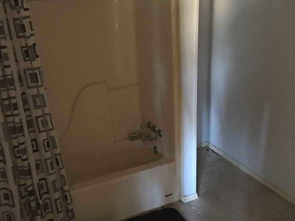 2nd image of 626 Huron Ave