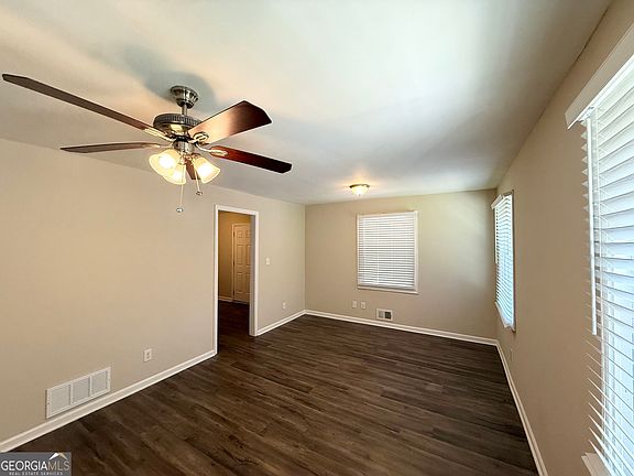 3rd image of 2839 Waters Rd SW