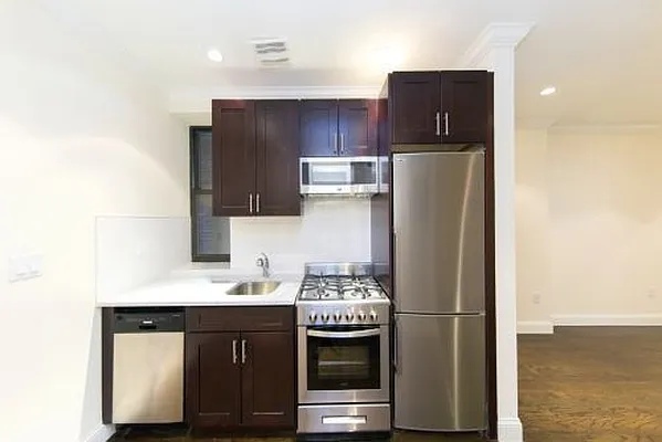 Rented by Icon Realty Management | media 6