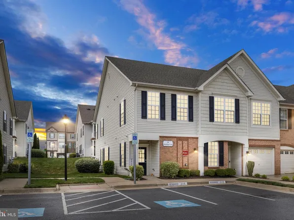 140 Dandridge Ct #103, Stafford, VA 22554