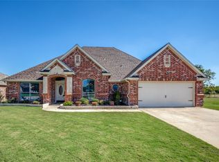 820 N Tejas Dr, Sanger, TX 76266