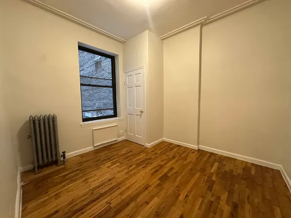 11 East 32nd Street 3E image 3 of 5