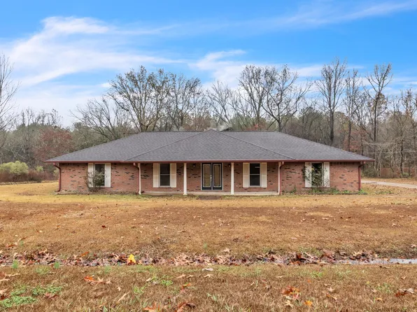 1194 Bob White Dr, Starkville, MS 39759