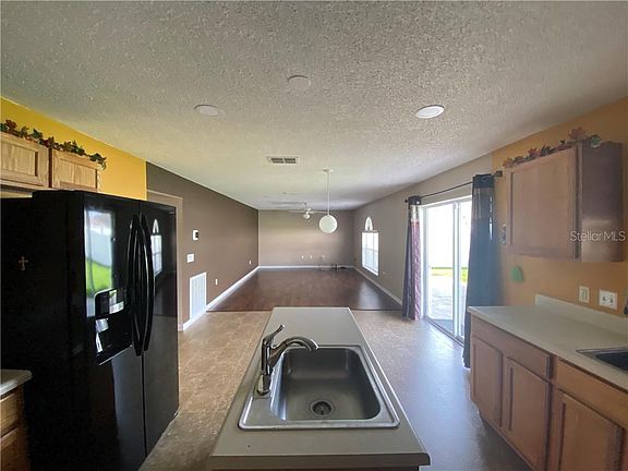 3rd image of 2916 Belle Ln