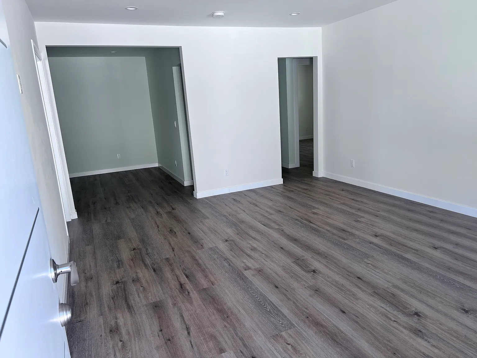 3 bed, 1170 sqft, $3,700 — Photo 4