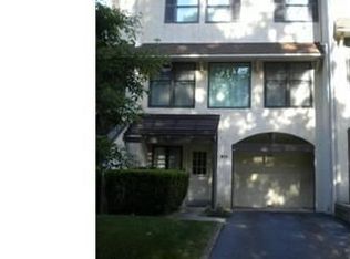 621 Niblick Ln, Wallingford, PA 19086