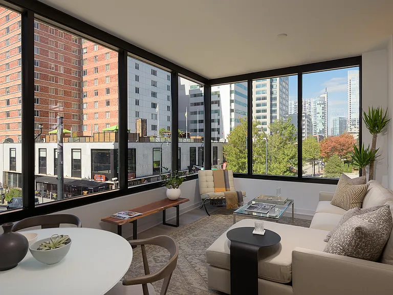 Lilli Midtown
