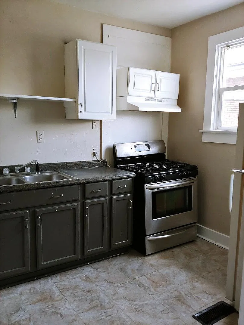 1118 Monroe Street — Photo 3