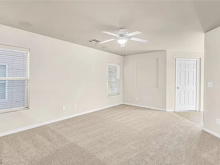 4836 Golden Shimmer Ave — Photo 3