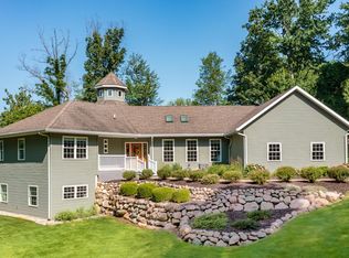 62193 41st St, Paw Paw, MI 49079
