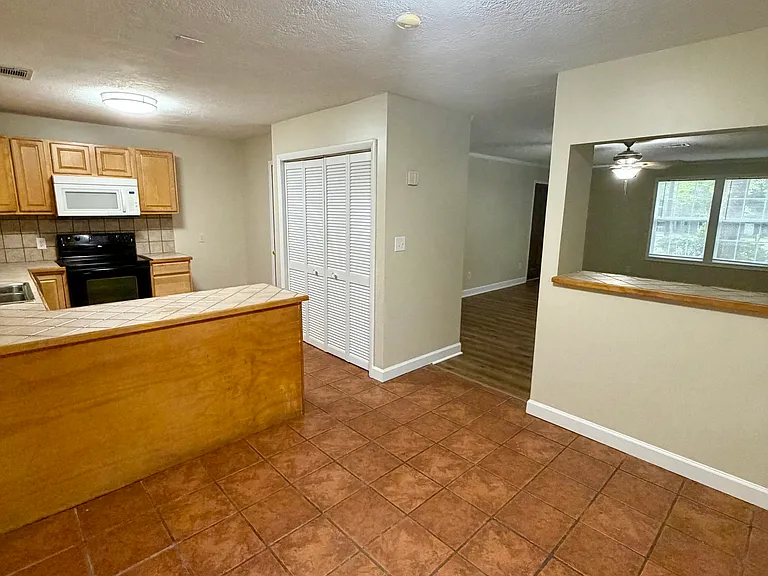 513 Cherokee Ct — Photo 9