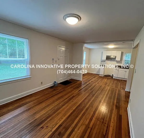 2824 Phillips Ave — Photo 4