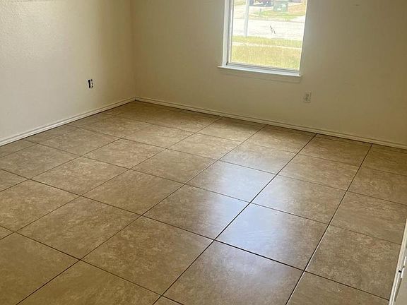 3rd image of 1180 Kristna Dr