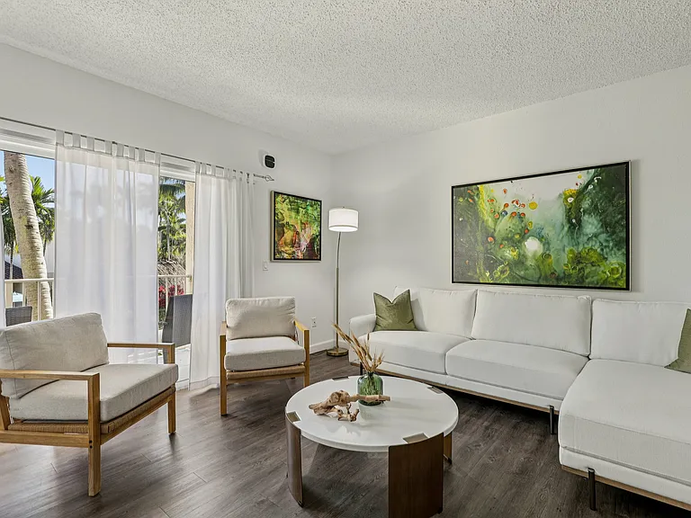 Waterford Point Apartments — Photo 52