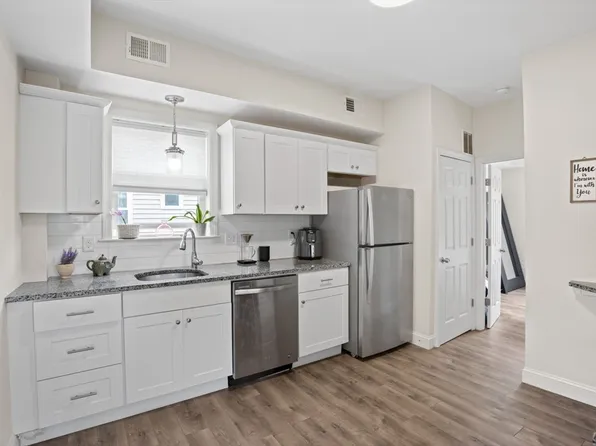 10 Elliott Pl Unit 3F, Peabody, MA 01960