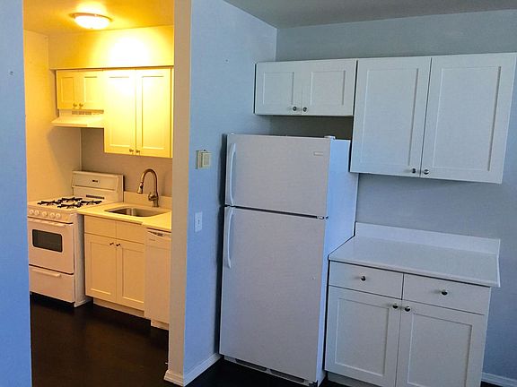 3rd image of 407 7th Ave APT 2