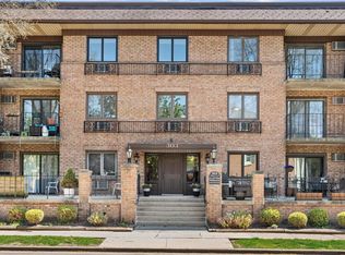 303 E Henry Clay St UNIT 104, Milwaukee, WI 53217