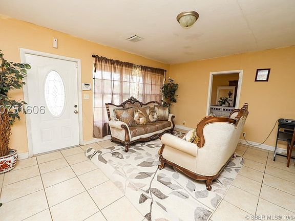 2nd image of 670 E Melrose Cir