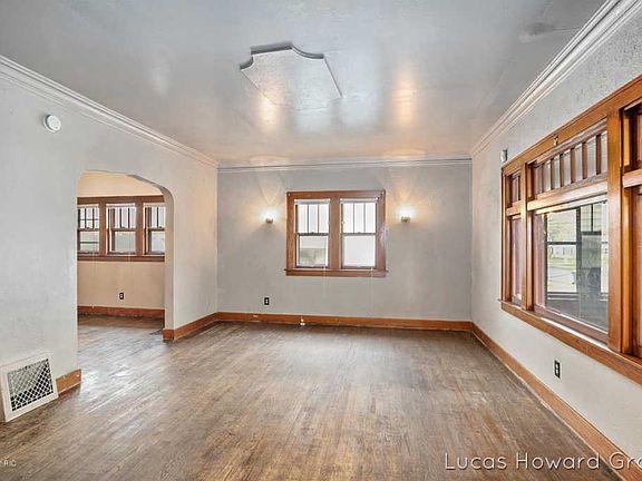 4th image of 1121 Neland Ave SE