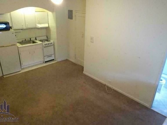 3rd image of 32 Cornelia St APT 5