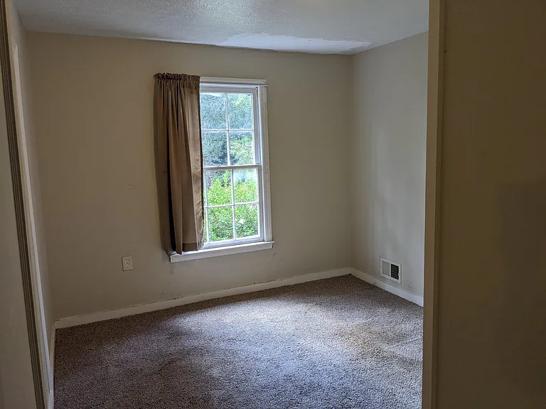 130 Brentwood Pl NE — Photo 17