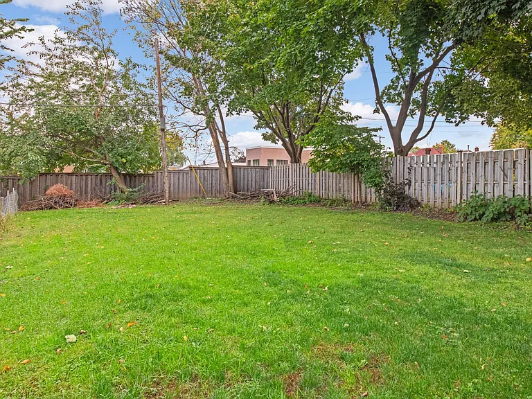592 Ottawa Ave — Photo 35
