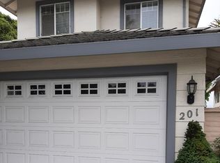 201 Montclair Ln, Salinas, CA 93906
