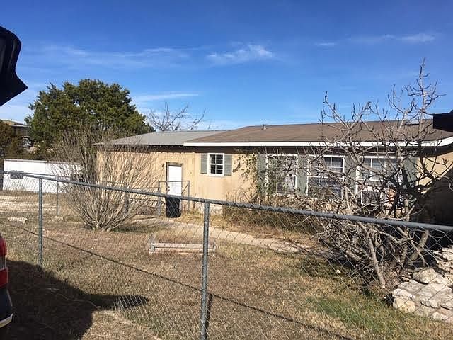 1st image of 618 Mountain Dr