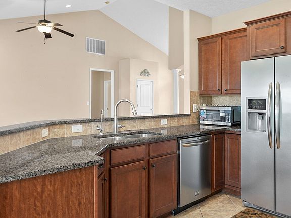 5th image of 4317 Amesbury Dr