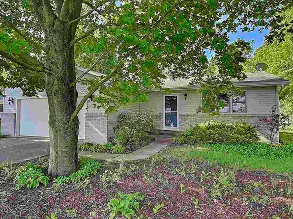 709 W Main St, Lisbon, IA 52253