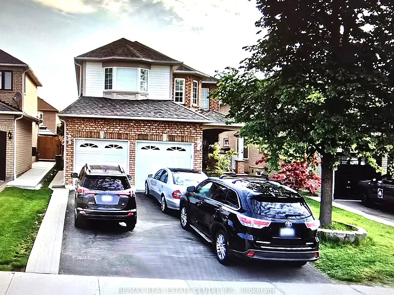 21 Robertson Davies Dr — Photo 1