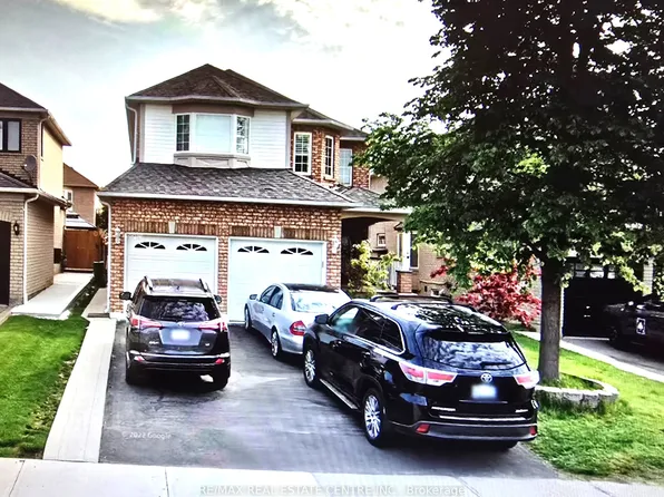 21 Robertson Davies Dr, Brampton, ON L7A 1K4