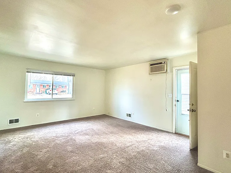 1638 Parkwood Ave — Photo 7