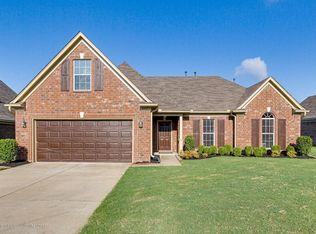 8403 Pinnacle Dr, Southaven, MS 38672