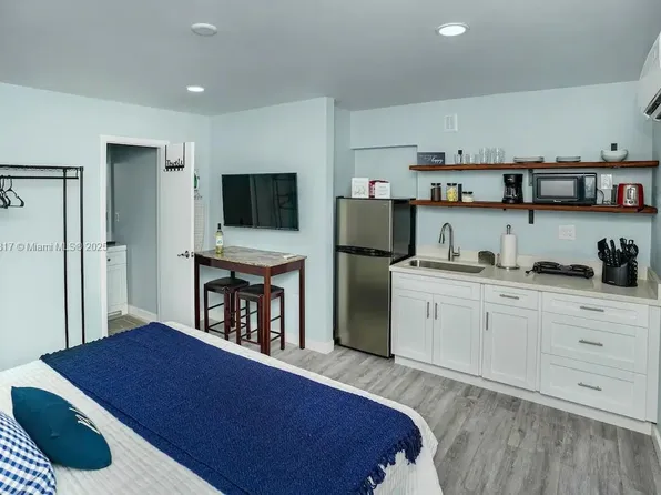 1647 NW 29th Ave, Miami, FL