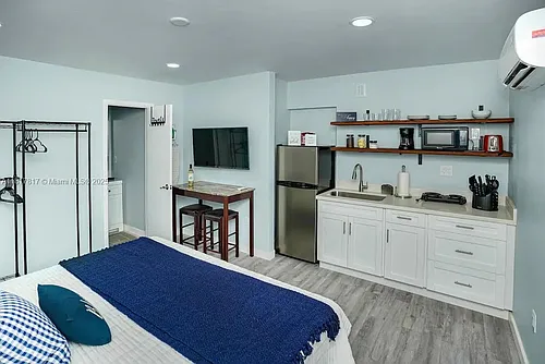 1647 NW 29th Ave #4 Photo 1