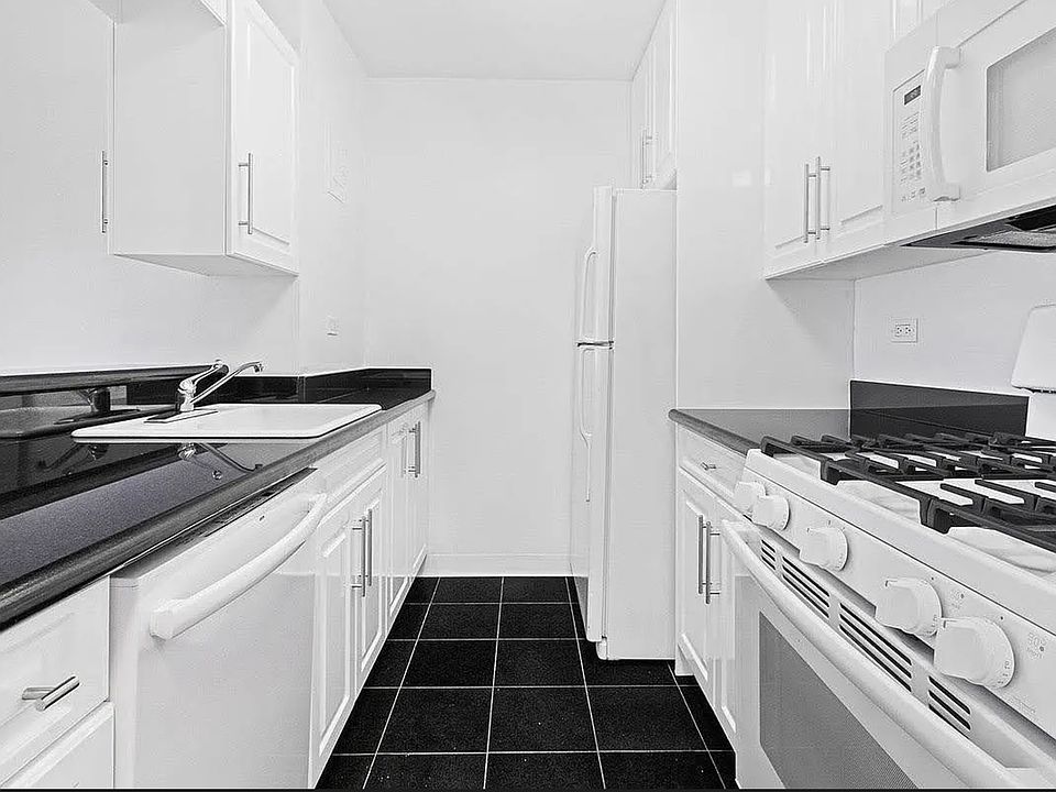 2nd image of 800 W End Ave #4G