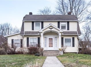 2185 Stillman Rd, Cleveland Heights, OH 44118