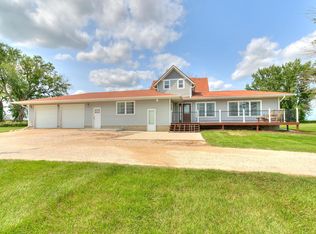 3015 Tollman Ave, Ellsworth, IA 50075