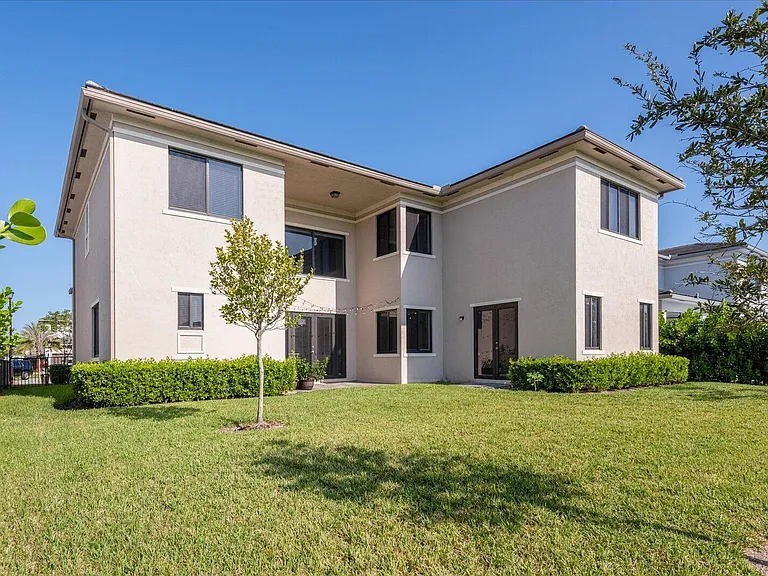 10830 Moore Dr — Photo 25