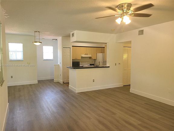 4th image of 2525 Centergate Dr APT 204
