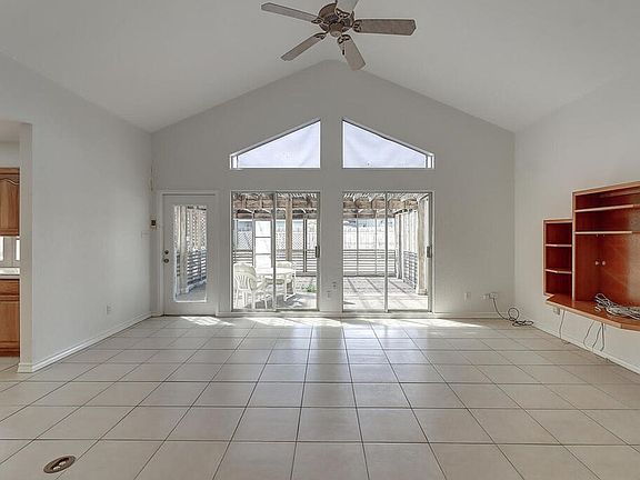 4th image of 15321 Dasmarinas Dr