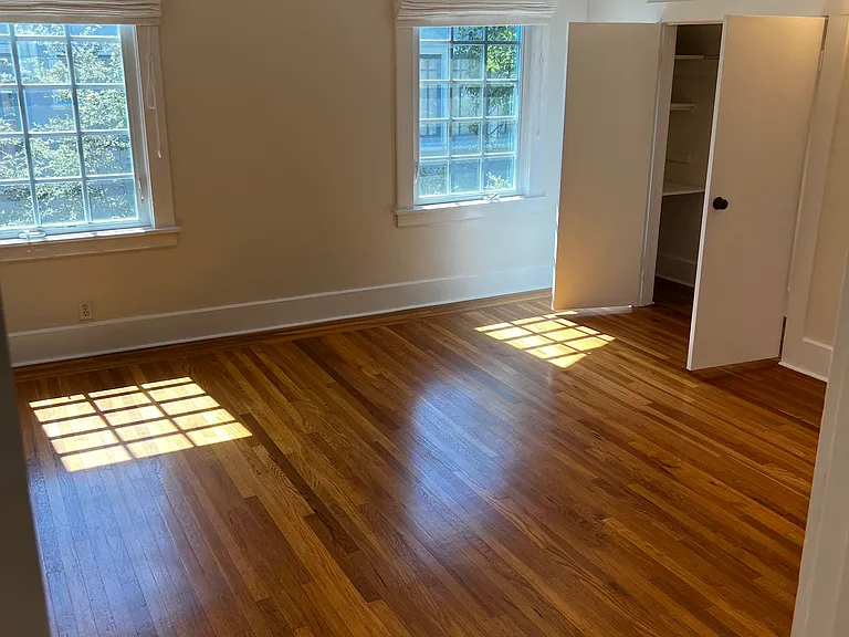 2521 Ashby Ave — Photo 8